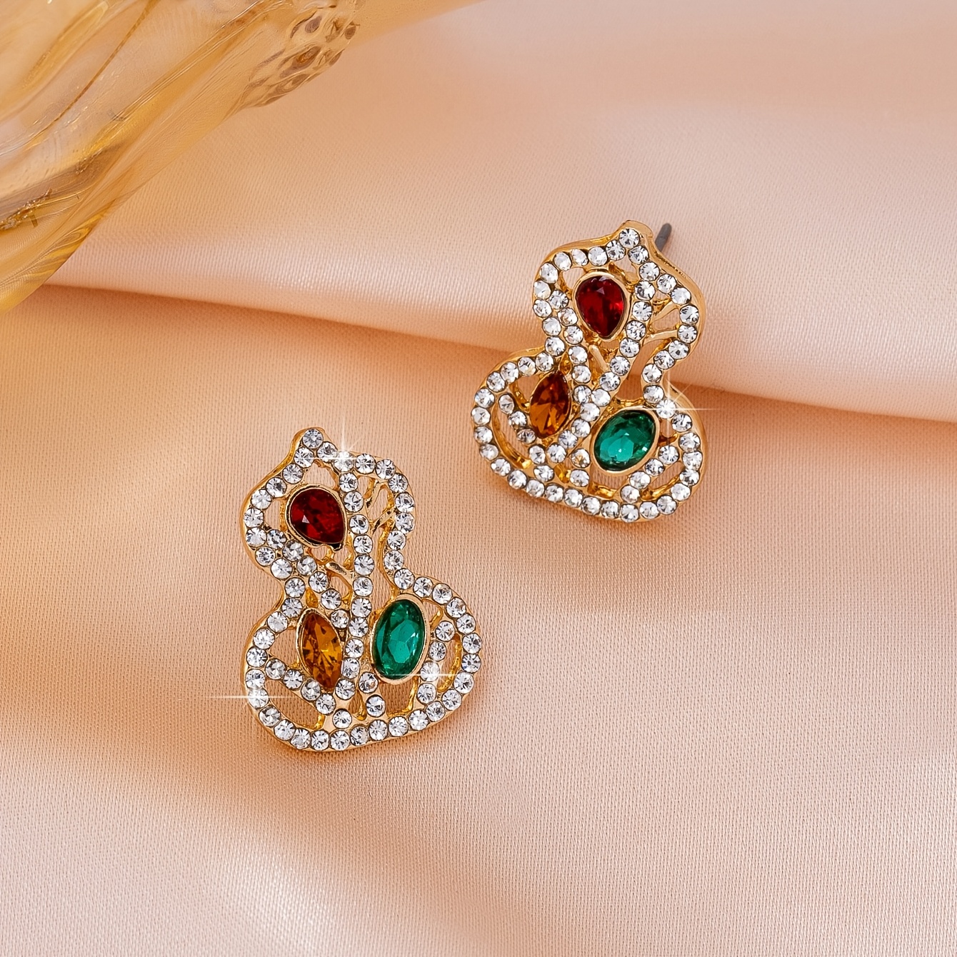 Women's Elegant Chinese-Style Gourd Stud Earrings